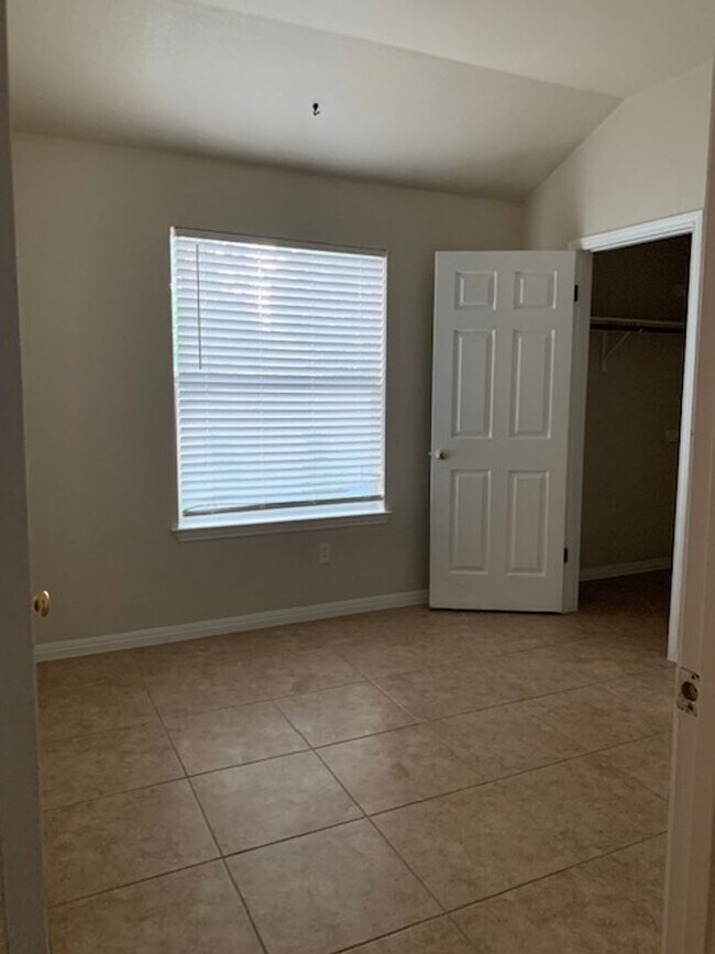 Building Photo - 8724 Talyne Chaise Cir