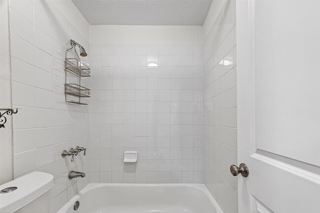 Building Photo - 3700 W Clay St