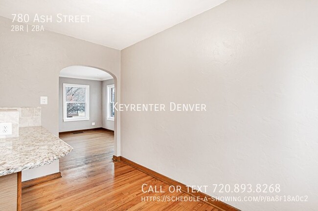 Building Photo - Renovated 2 Bed 2 Bath Duplex with Finishe...