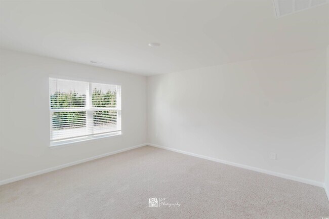Building Photo - 286 Jeff Waters Cir