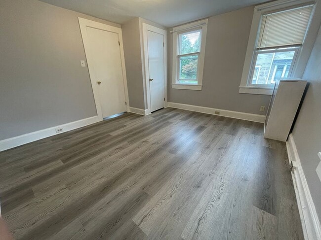 Building Photo - 966 Ridge Ave