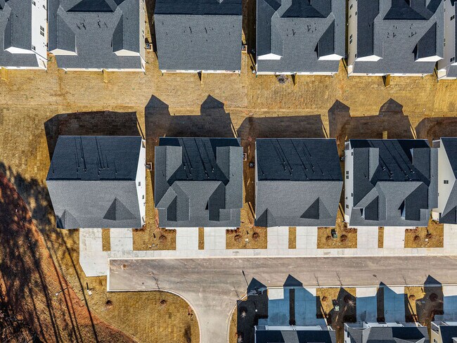 Building Photo - 512 Serena Trl