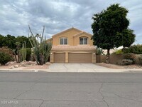 Building Photo - 7140 E Medina Ave