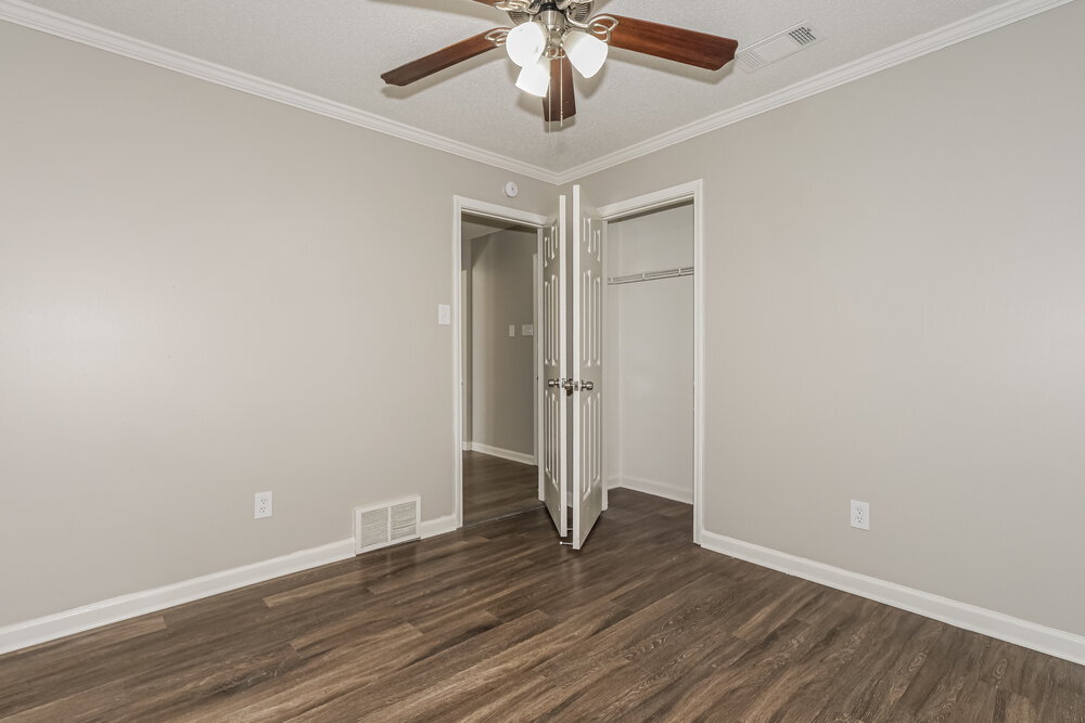 Building Photo - 20 Garden Springs Dr