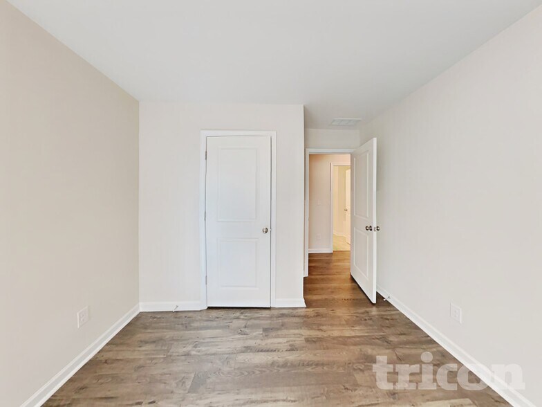 Building Photo - 200 Chapelcrest Ln