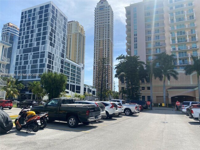 Building Photo - 17620 Atlantic Blvd