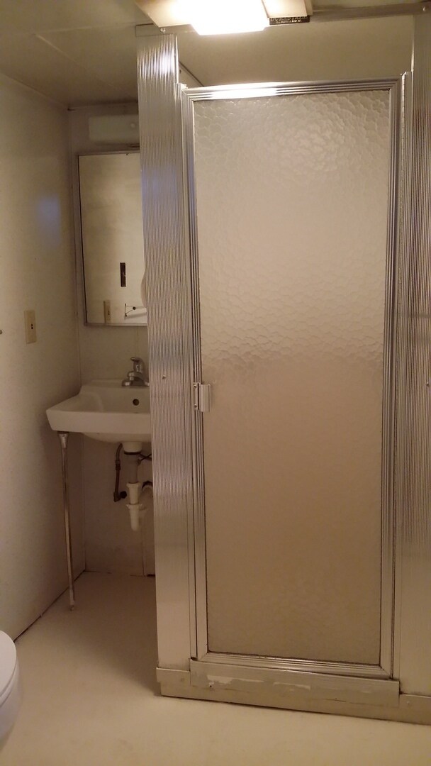 Building Photo - Occupied, do not disturb tenants. Barge-Chestnut Historic District Craftsman 2br 2ba home, with a...