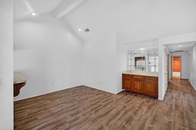 Building Photo - 1709 Castleford Rd