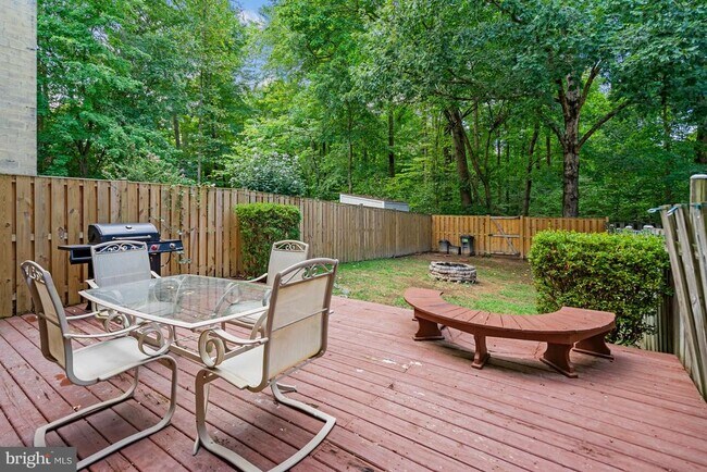 Building Photo - 7930 Bubbling Brook Cir