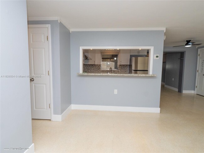 Building Photo - 3421 Cantrell