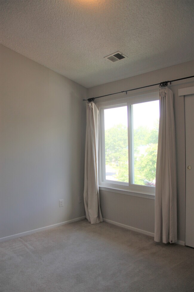 Building Photo - 11741 Summerchase Cir