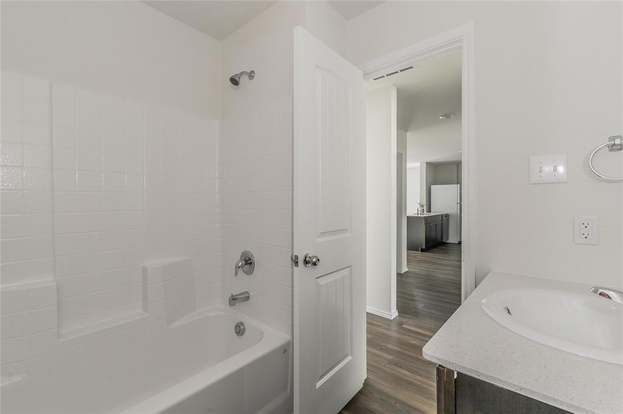 Building Photo - 1705 Avery Pointe Dr