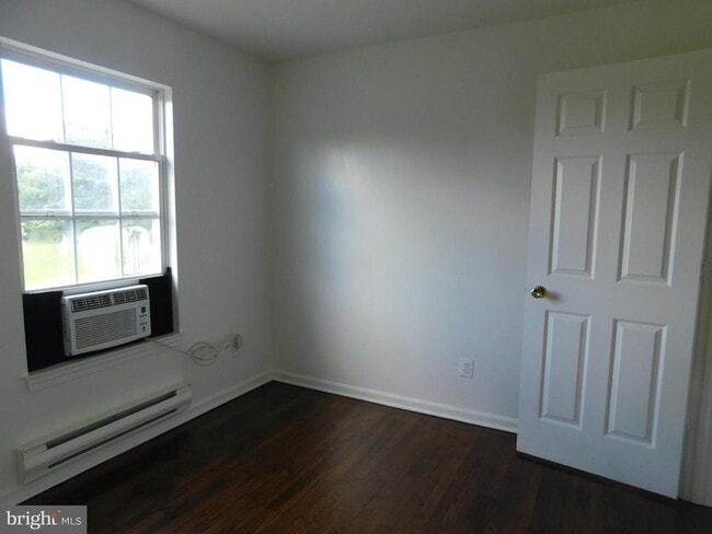 Building Photo - 1030 Bridle Ct