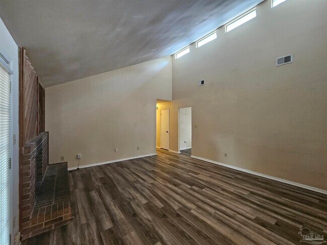 Building Photo - 4417 Eastpointe Dr