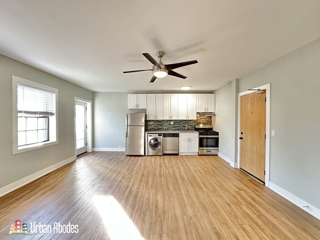 Building Photo - 730 Judson Ave