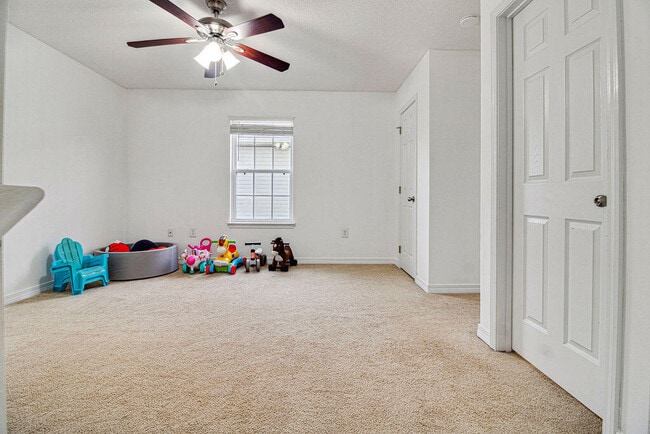 Building Photo - 289 Dahlquist Dr