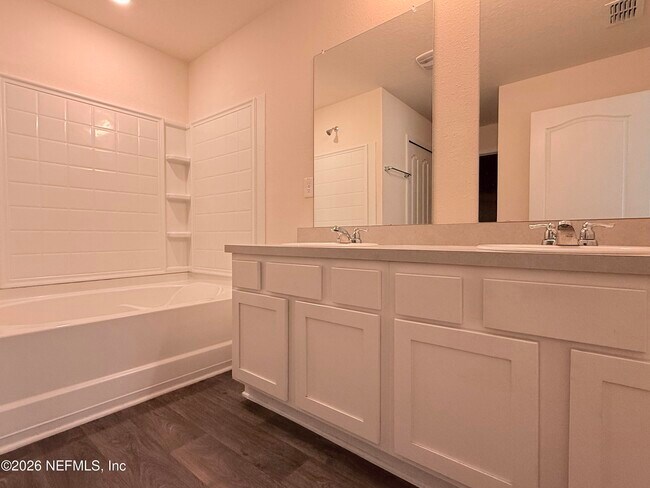 Building Photo - 870 Morgans Treasure Rd