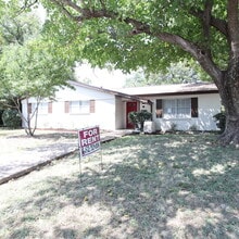 Building Photo - 3629 Venice Dr