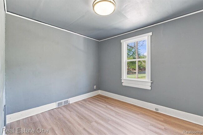 Building Photo - 15401 Littlefield St
