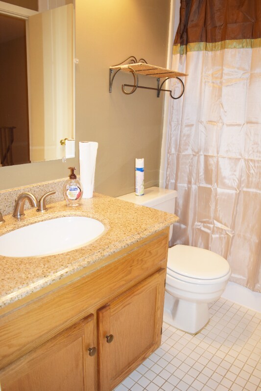 Building Photo - 9745 Lake Shore Dr