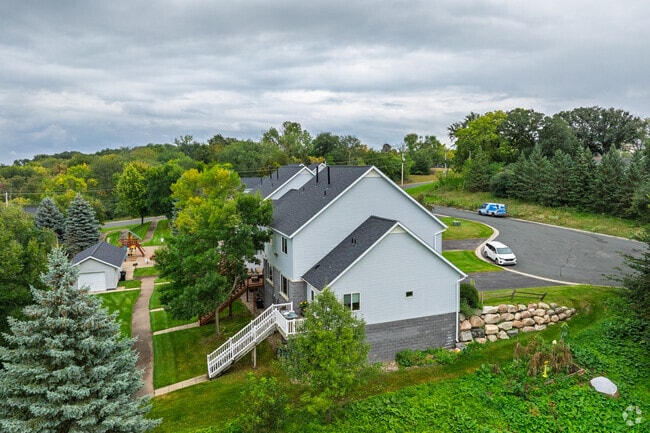 Building Photo - River Bend Townhomes