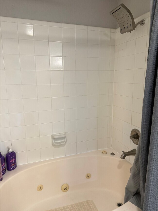 Building Photo - 2300 Old Spanish Trl