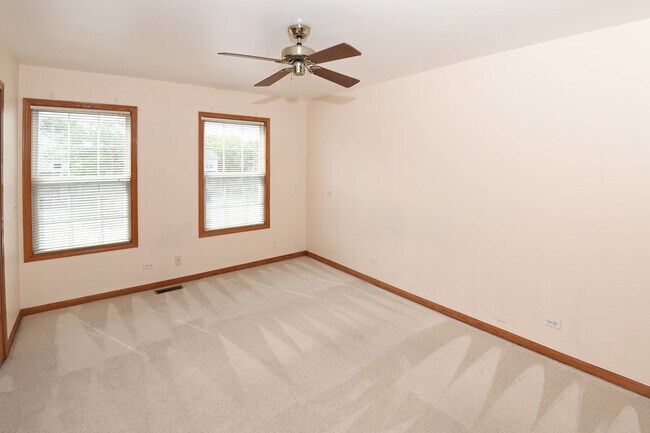 Building Photo - 162 Sherwood Ct