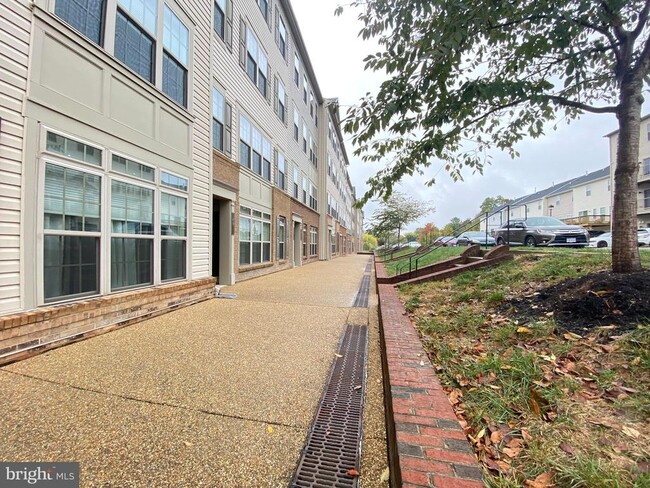 Building Photo - 14823 Chrysler Ct