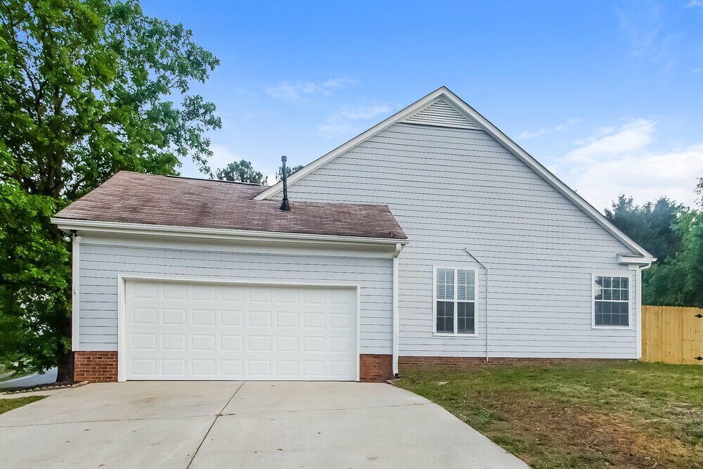 Building Photo - 7200 Daerwood Pl