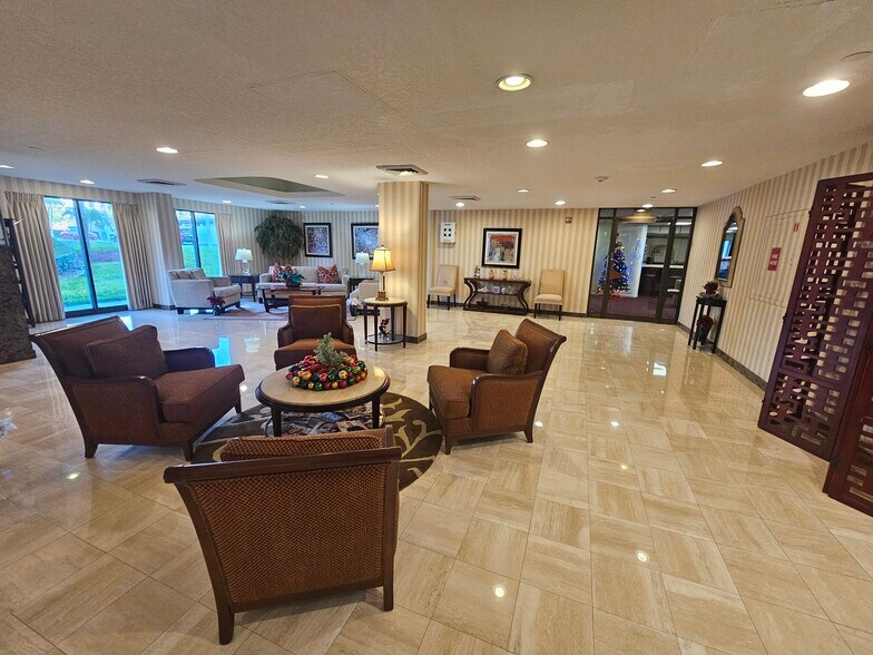 Building Photo - 3031 N Ocean Blvd