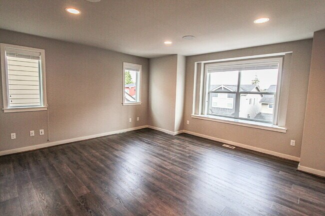 Building Photo - 1418 184th Pl SE