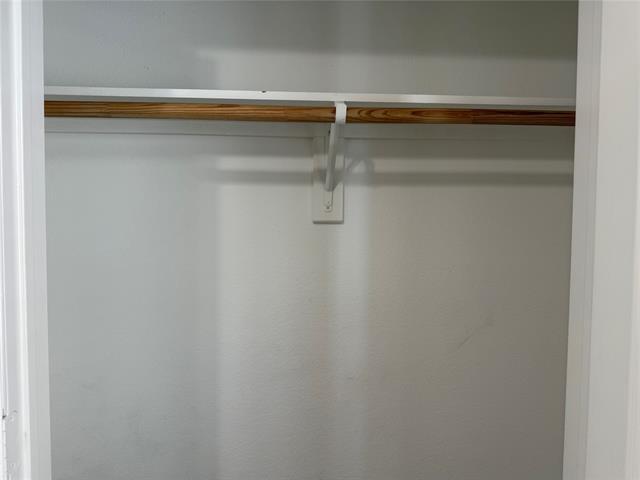 Building Photo - 413 Hilltop Dr