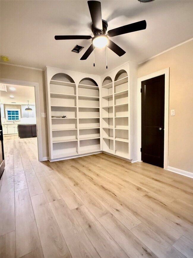 Building Photo - 300 Dunnam Ave