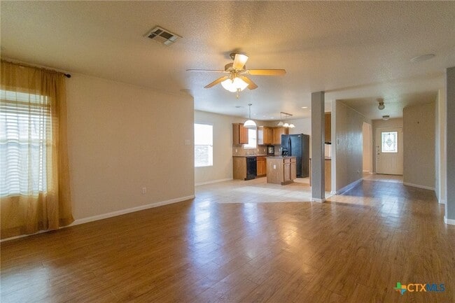 Building Photo - 2203 Love Rd