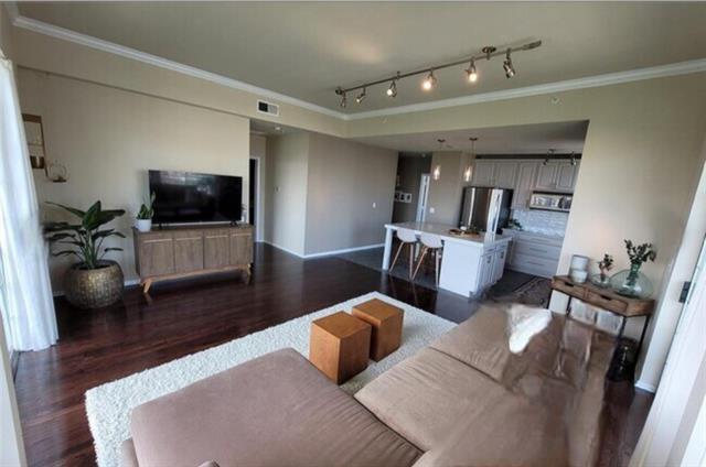 Building Photo - 3225 Turtle Creek Blvd Blvd