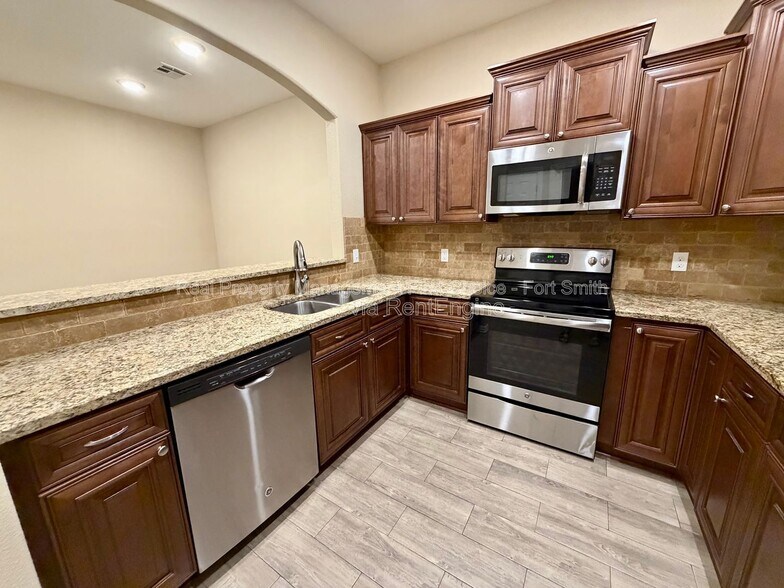 Building Photo - 6609 Leightyn Ln