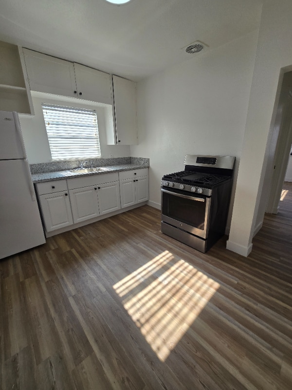 Building Photo - 7160 N Maroa Ave