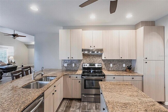 Building Photo - 1503 Suzi St