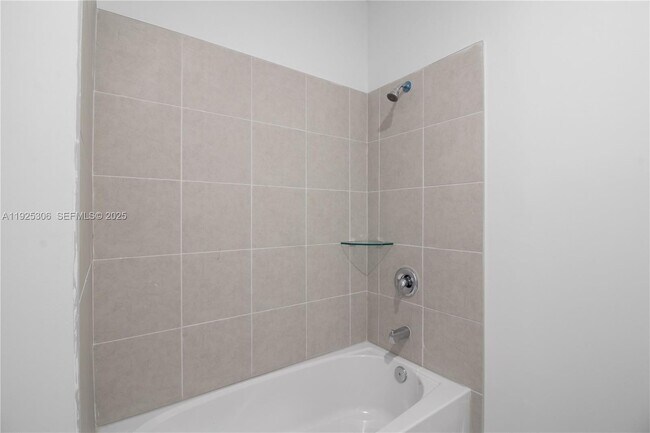 Building Photo - 2729 SE 25th Ave