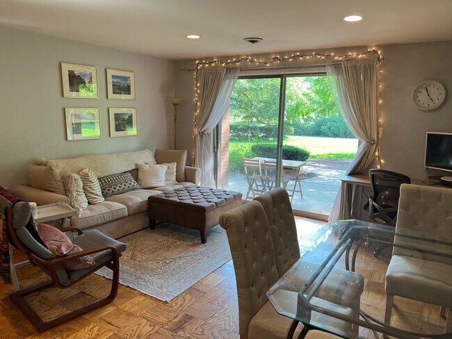 Living Room - 10416 Rockville Pike