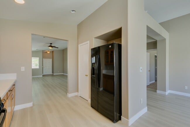 Building Photo - This  one-story home is located in the hea...