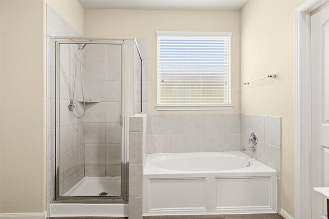 Building Photo - 6131 Carpenters Cove Ln