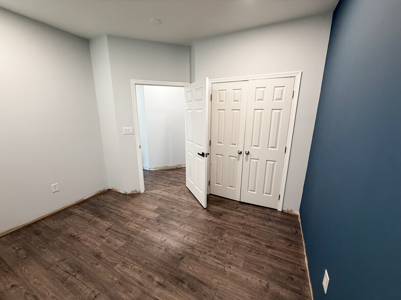 Building Photo - 815 Aztec Dr