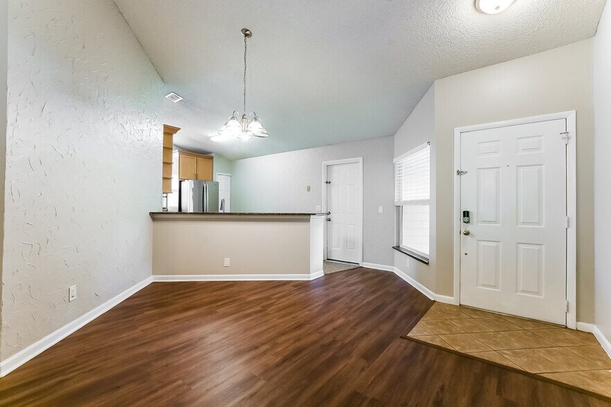 Building Photo - 7757 Fox Knoll Pl