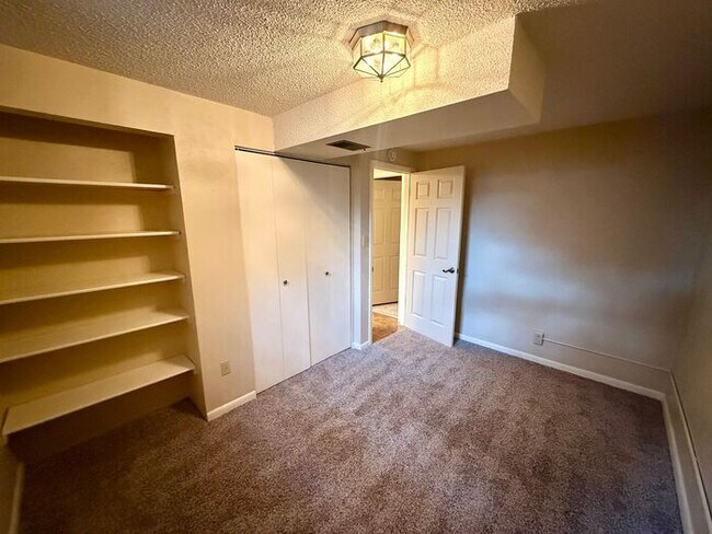 Building Photo - Conveniently Located 2 Bed, 2 Bath + 2 Bonus Rooms in Greeley