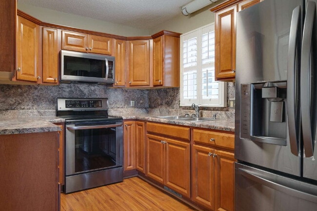 Building Photo - 3-Bedroom Ranch on 1 Acre in Oxford