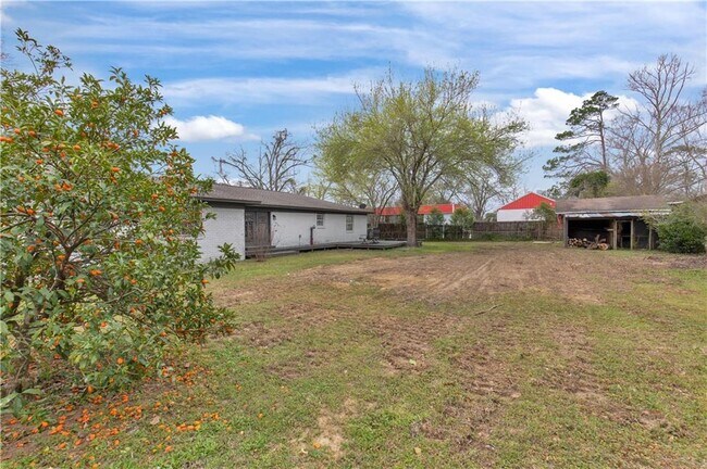 Building Photo - 8906 Viana St