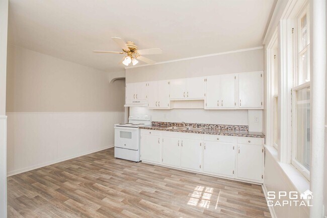 Building Photo - 516 Radnor St