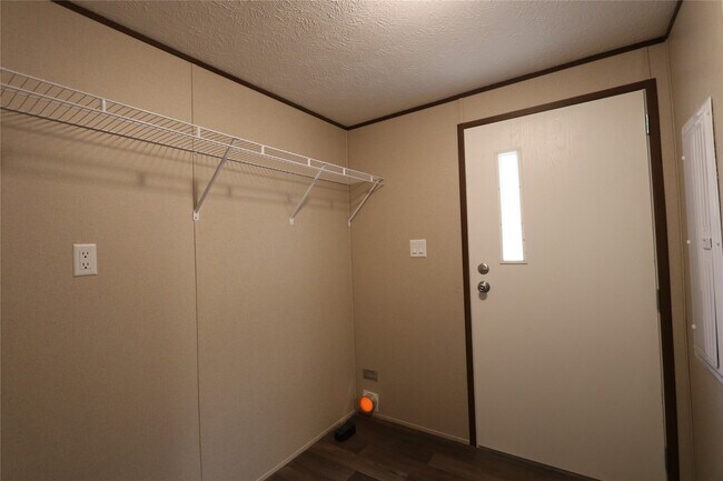 Building Photo - 16501 E Emerson Cir