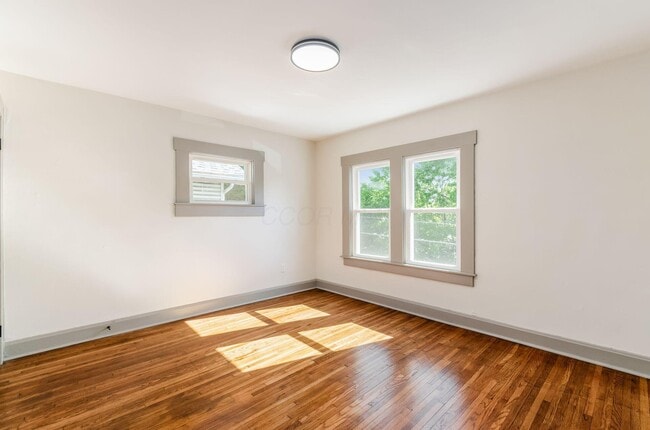 Building Photo - 289 Brehl Ave